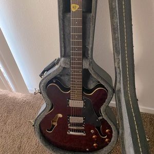 Silvertone model SSLA 30/TR guitar